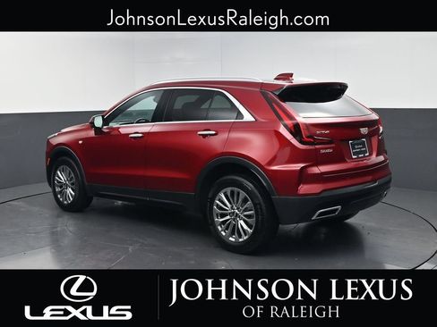 Used 2025 Cadillac XT4 Premium Luxury FWD image 7