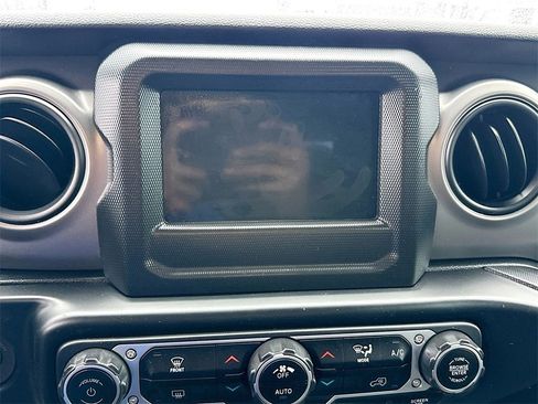 Used 2023 Jeep Gladiator Willys image 15