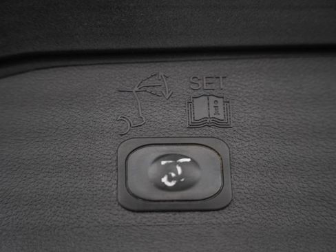 Used 2018 Ford Escape SEL FWD image 11