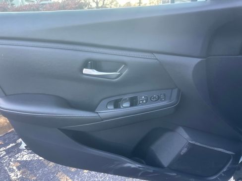 Used 2024 Nissan Sentra SV image 9