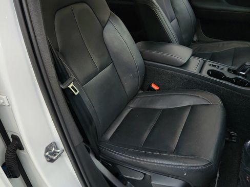 Used 2020 Volvo XC40 T4 Momentum FWD image 34