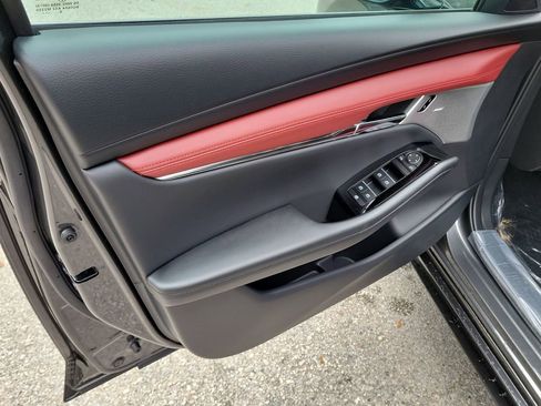 New 2026 MAZDA MAZDA3 Hatchback w/Premium Plus Pkg image 18