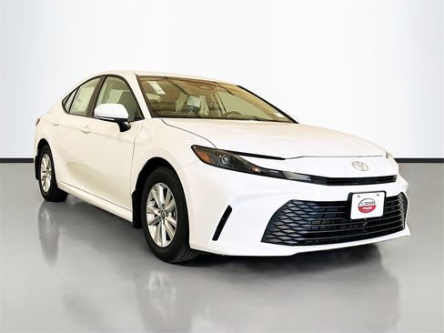 New 2026 Toyota Camry LE image 3