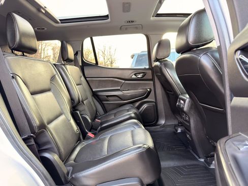 Used 2019 GMC Acadia SLT image 17