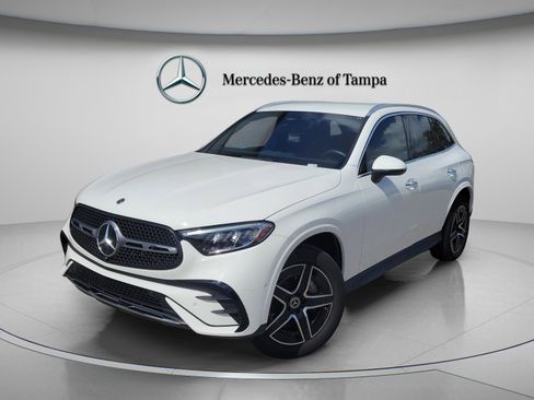 Used 2025 Mercedes-Benz GLC 350e 4MATIC image 1