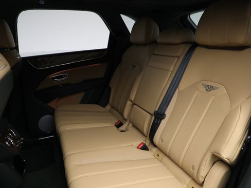 New 2025 Bentley Bentayga image 22