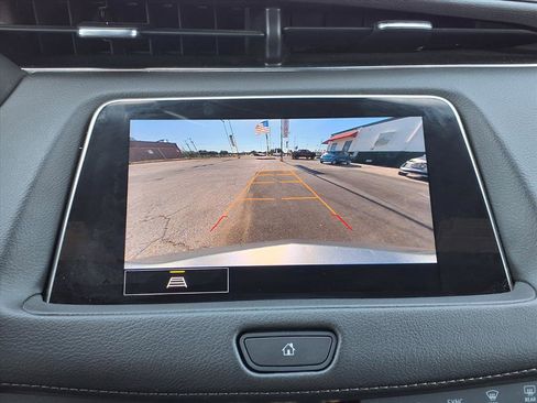 Used 2023 Cadillac XT4 Premium Luxury image 16