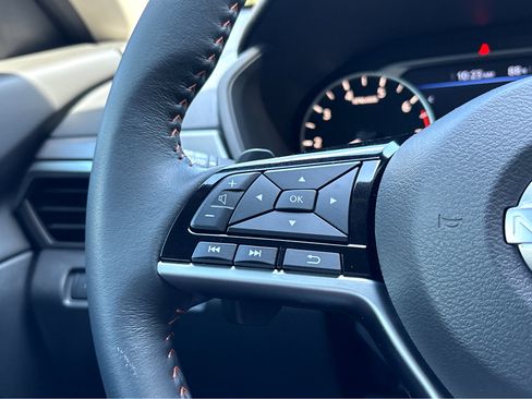 Used 2024 Nissan Altima 2.5 SR image 17