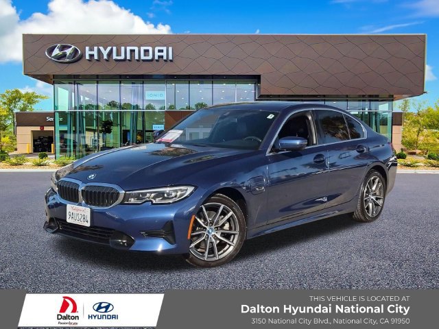 Used 2022 BMW 330e RWD image 1