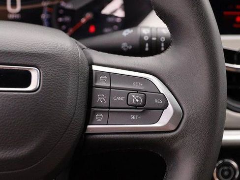 Used 2025 Jeep Compass Limited AWD/4WD image 12