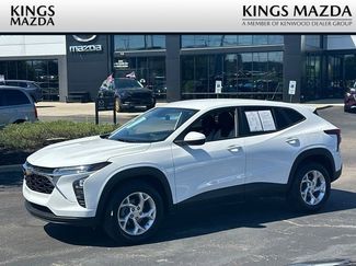 Used 2024 Chevrolet Trax LS w/ LS Convenience Package FWD video 1