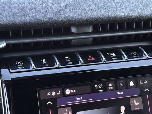 Used 2023 Jeep Grand Cherokee L Laredo image 16