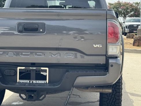 Used 2023 Toyota Tacoma TRD Off-Road w/ Technology Package AWD/4WD image 7