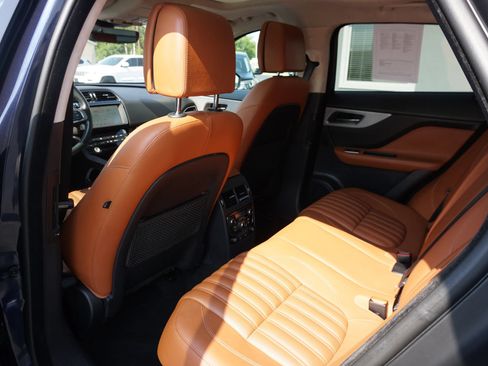 Used 2019 Jaguar F-PACE Portfolio AWD/4WD image 18