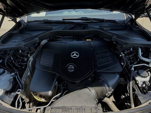 Used 2024 Mercedes-Benz GLC 300 4MATIC image 30