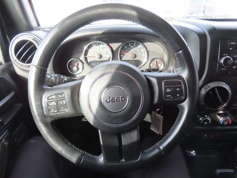 Used 2018 Jeep Wrangler Unlimited Sport S AWD/4WD image 42