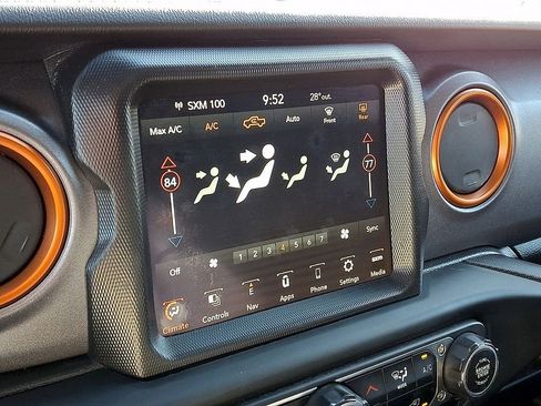Used 2021 Jeep Gladiator Mojave AWD/4WD image 16