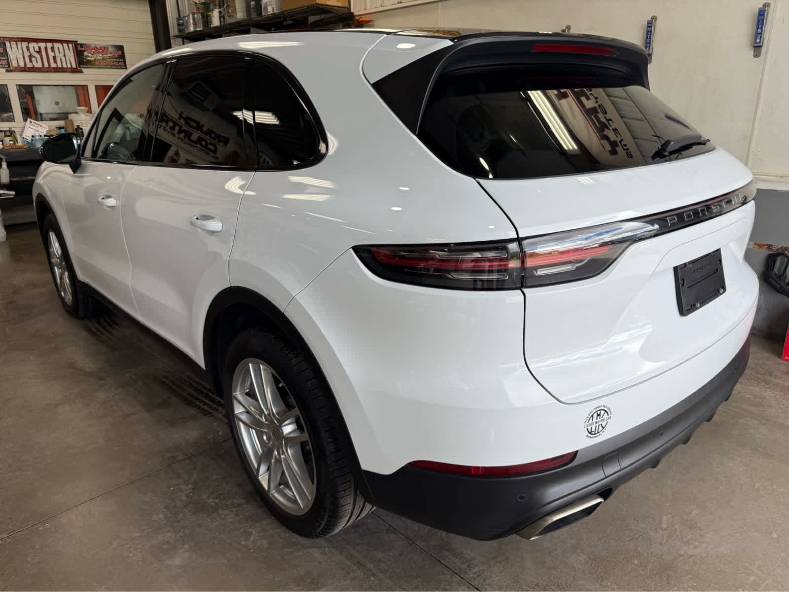 Used 2023 Porsche Cayenne Platinum Edition AWD/4WD image 7