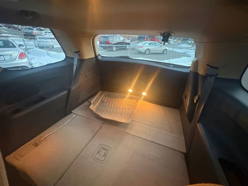 Used 2011 GMC Acadia Denali image 24