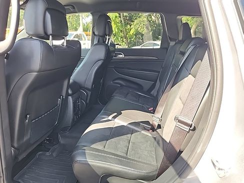 Used 2021 Jeep Grand Cherokee Laredo X RWD image 3