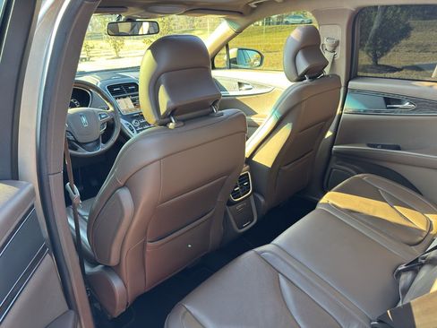 Used 2018 Lincoln MKX Reserve w/ Driver Assistance Package image 12