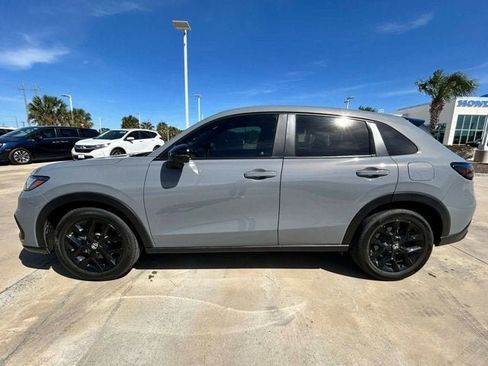 Used 2025 Honda HR-V Sport image 2
