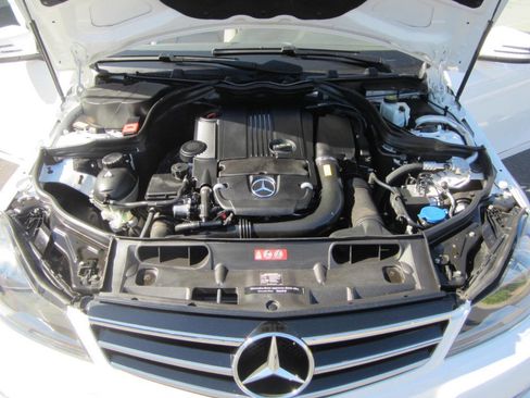 Used 2014 Mercedes-Benz C 250 Sedan image 14