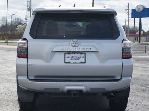 Used 2018 Toyota 4Runner SR5 Premium image 3