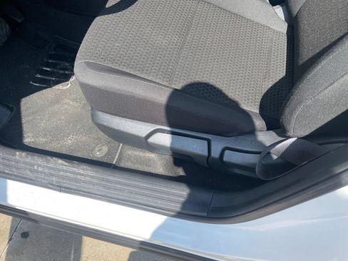 Used 2025 Nissan Kicks S FWD image 18