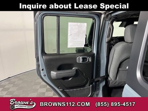 Used 2026 Jeep Wrangler Sport S image 38