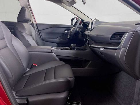 Certified 2026 Nissan Rogue SV w/ SV Premium Package image 26