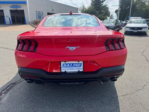 Used 2025 Ford Mustang Coupe RWD image 4