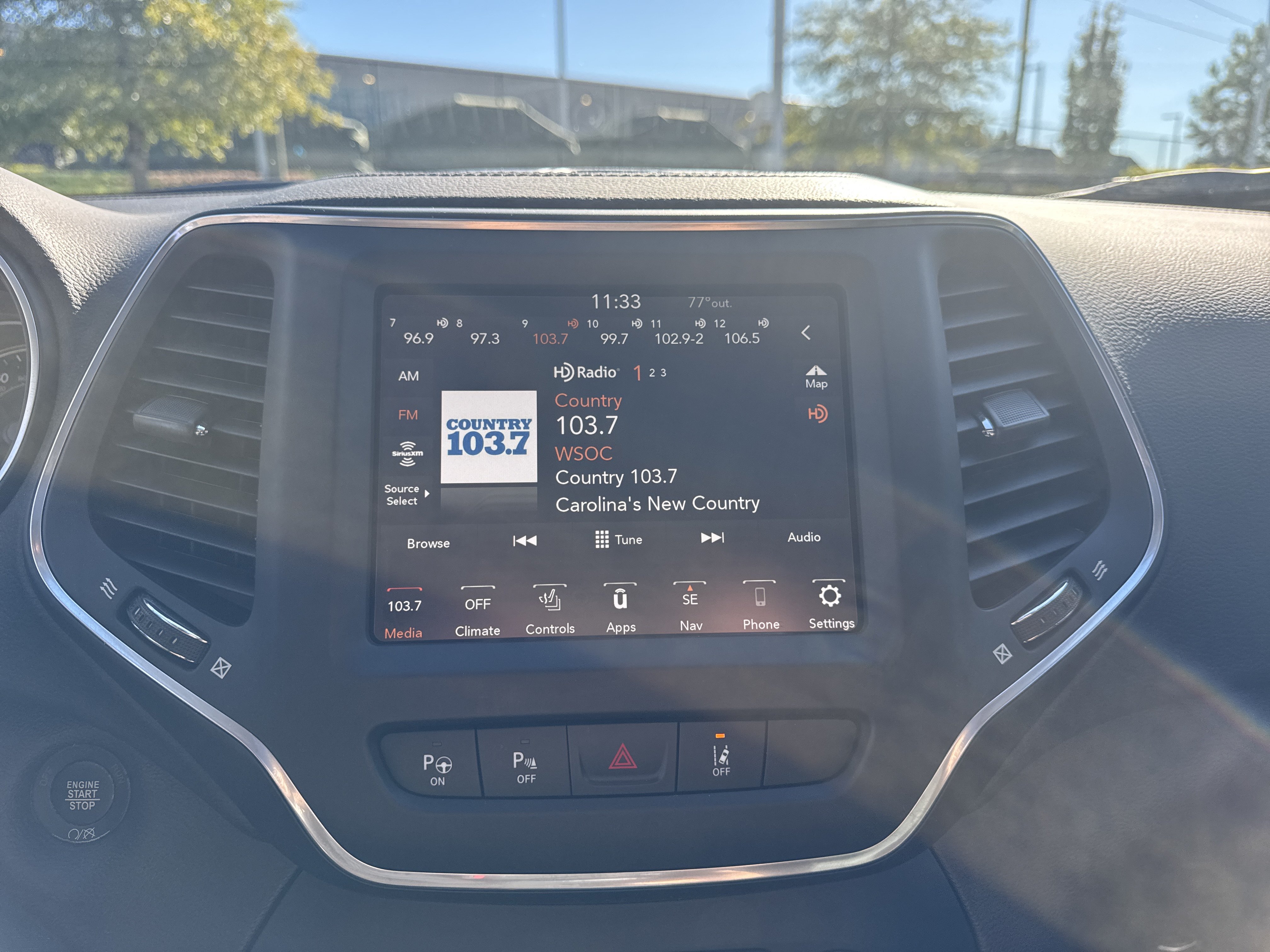 Used 2023 Jeep Cherokee Altitude Lux AWD/4WD image 23