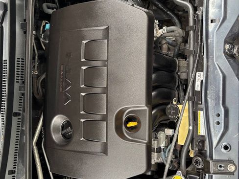 Used 2015 Toyota Corolla LE FWD image 11