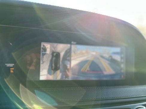 Used 2019 Mercedes-Benz S 560 4MATIC Sedan w/ Premium Package image 17