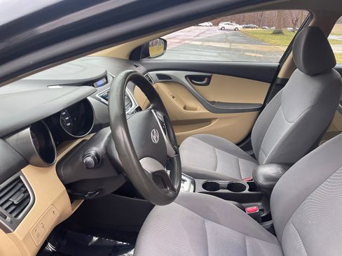 Used 2012 Hyundai Elantra GLS image 27