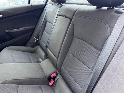 Used 2018 Chevrolet Cruze LT image 9