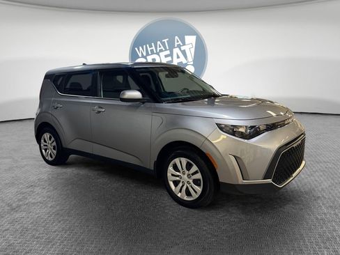 Certified 2024 Kia Soul LX FWD image 1
