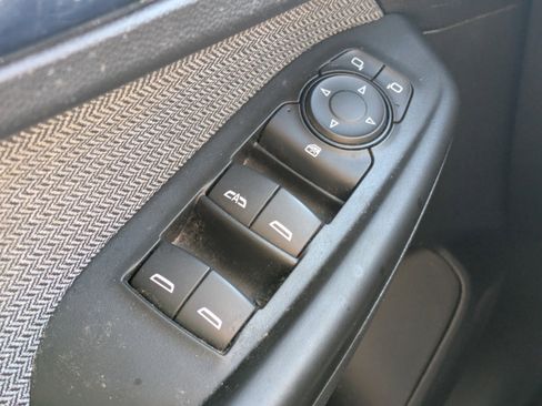 Used 2023 Chevrolet TrailBlazer LS FWD image 24