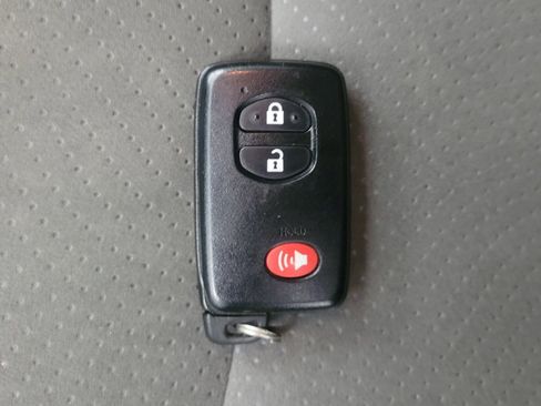 Used 2015 Toyota Prius Three FWD image 32