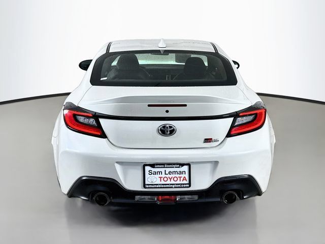 Used 2025 Toyota GR86 Premium w/ ALL Weather Mat Package (TMS) RWD image 6