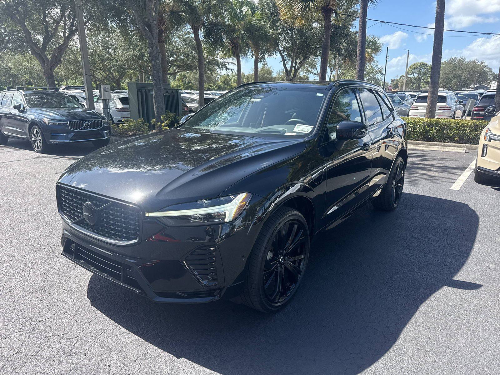 Used 2024 Volvo XC60 T8 Ultimate AWD/4WD image 7