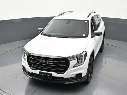 Used 2023 GMC Terrain SLE w/ Elevation Edition AWD/4WD image 23