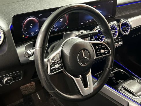 Used 2023 Mercedes-Benz GLB 250 w/ Premium Package image 14