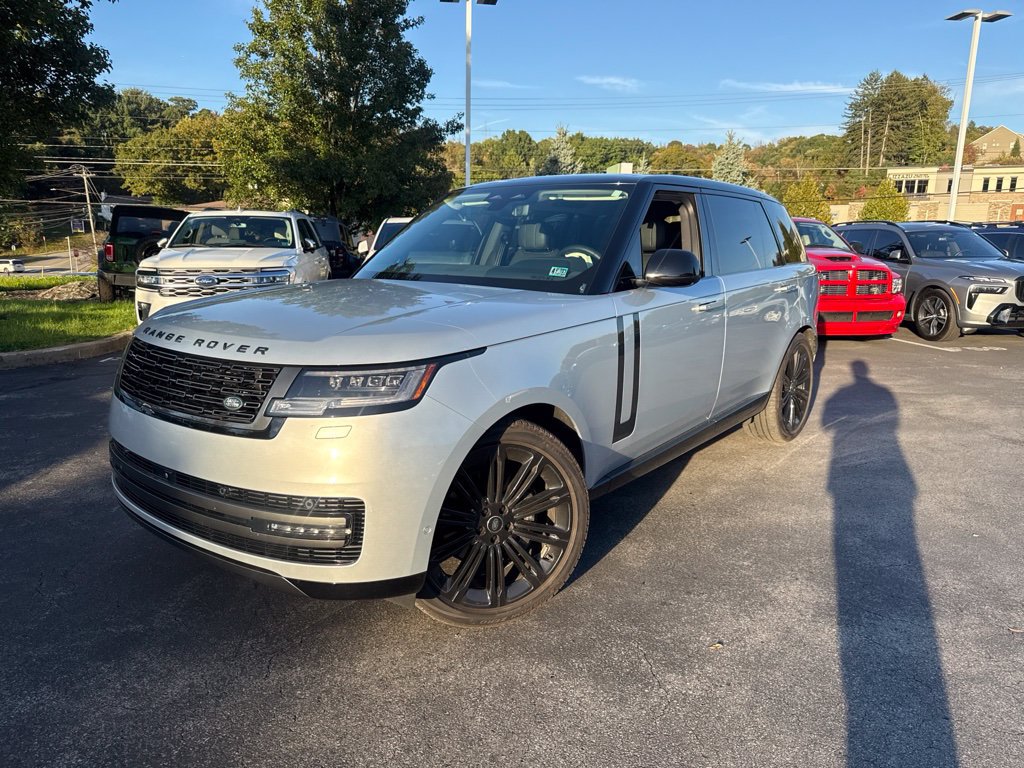 Used 2024 Land Rover Range Rover Long Wheelbase SE AWD/4WD image 1