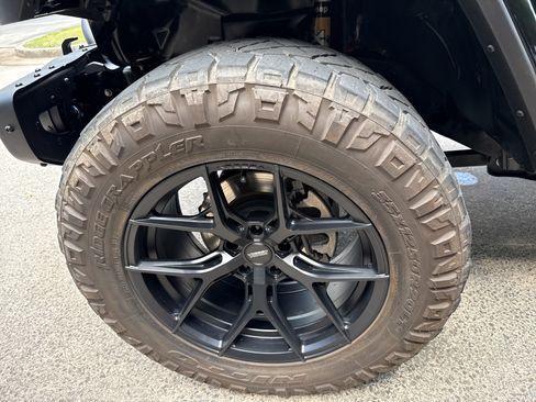 Used 2022 Jeep Wrangler Unlimited Rubicon w/ Trailer Tow Package AWD/4WD image 11