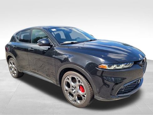 New 2024 Alfa Romeo Tonale Veloce image 8