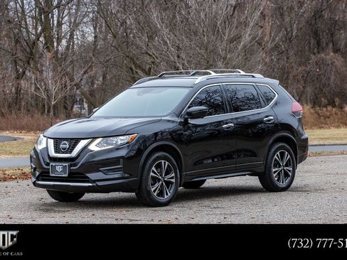 Used 2020 Nissan Rogue SV w/ Premium Package image 1