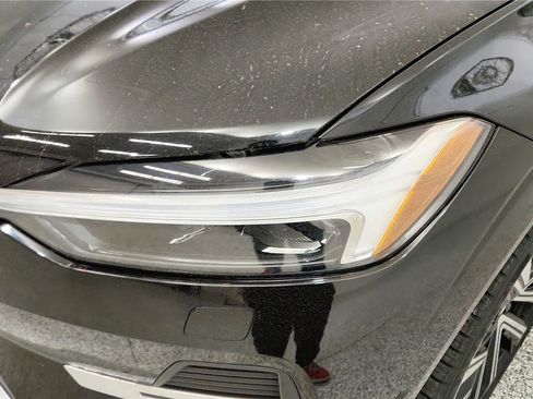 Used 2023 Volvo XC60 B5 Ultimate w/ Climate Package image 14