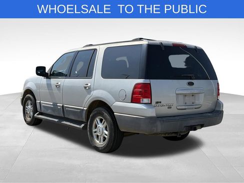 Used 2004 Ford Expedition XLT RWD image 3